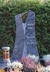 Modernes Grabmal als Stele mit  Grasornament / Regenbogen