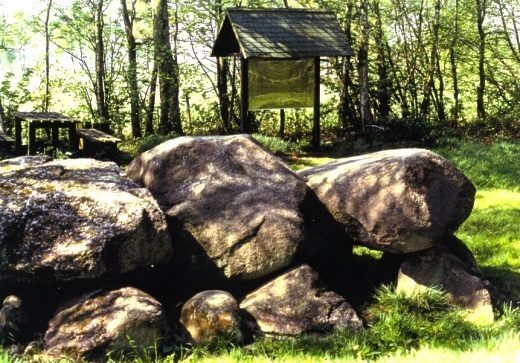The prehistoric graves in the community Himmelpforten