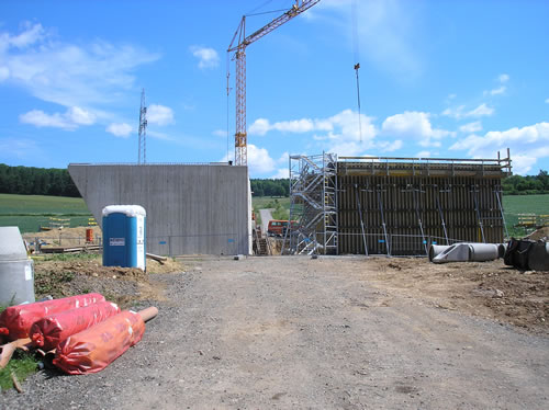 Bau der B 243 bis zur Landesgrenze Th�ringen
