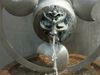 Wasserspielbrunnen "Optimist Pessimist" 