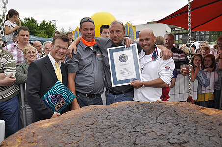 Guinness Weltrekord f�r �Die gr��te Frikadelle der Welt� gebrochen!