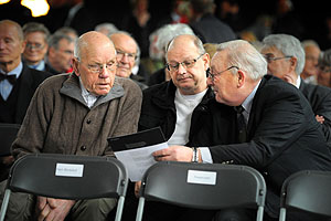 Ende und Anfang einer �ra