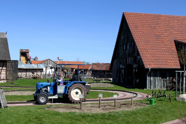 Karls Bauernmarkt und Erdbeerhof