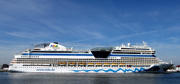 Kreuzfahrtschiffe in Rostock-Warnemünde Saison 2011